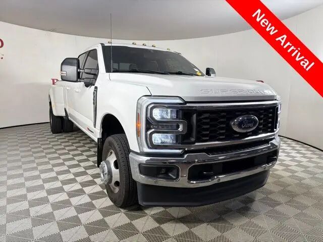 2024 Ford F-350 Super Duty Lariat — photo 1 of 26