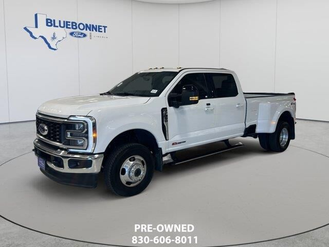 2025 Ford F-350 Super Duty Lariat — photo 1 of 26