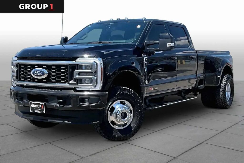 2025 Ford F-350 Super Duty King Ranch — photo 1 of 26
