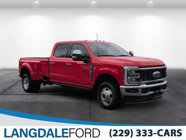 2025 Ford F-350 Super Duty Lariat — photo 1 of 27