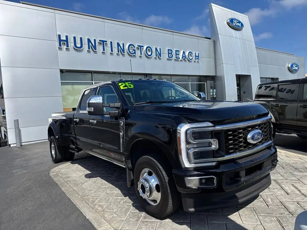 2025 Ford F-350 Super Duty Platinum — photo 1 of 26