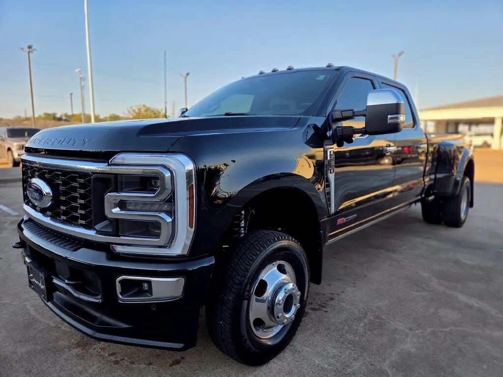 2026 Ford F-350 Super Duty Platinum — photo 1 of 12