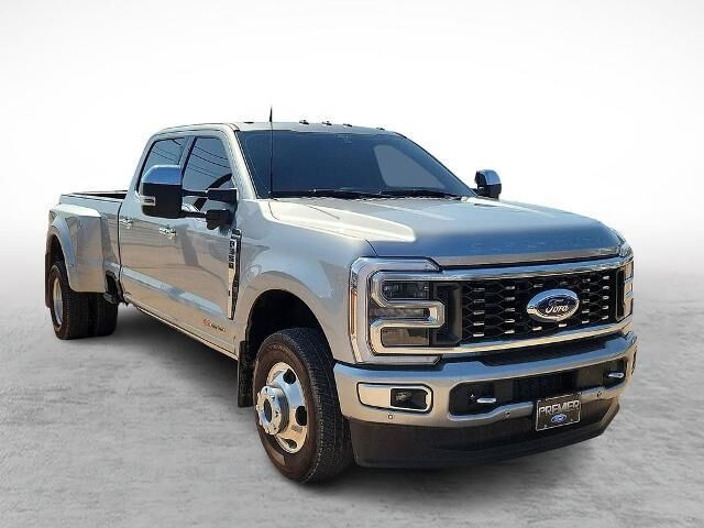 2024 Ford F-350 Super Duty Platinum — photo 1 of 26