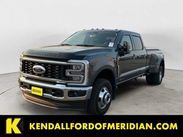 2025 Ford F-350 Super Duty Lariat — photo 1 of 3