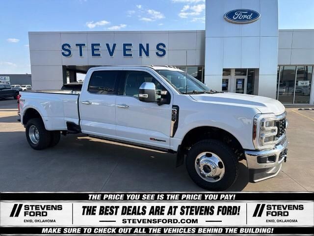 2024 Ford F-350 Super Duty Lariat — photo 1 of 26
