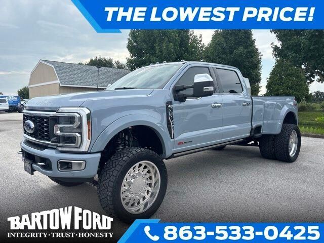 2024 Ford F-350 Super Duty Platinum — photo 1 of 26