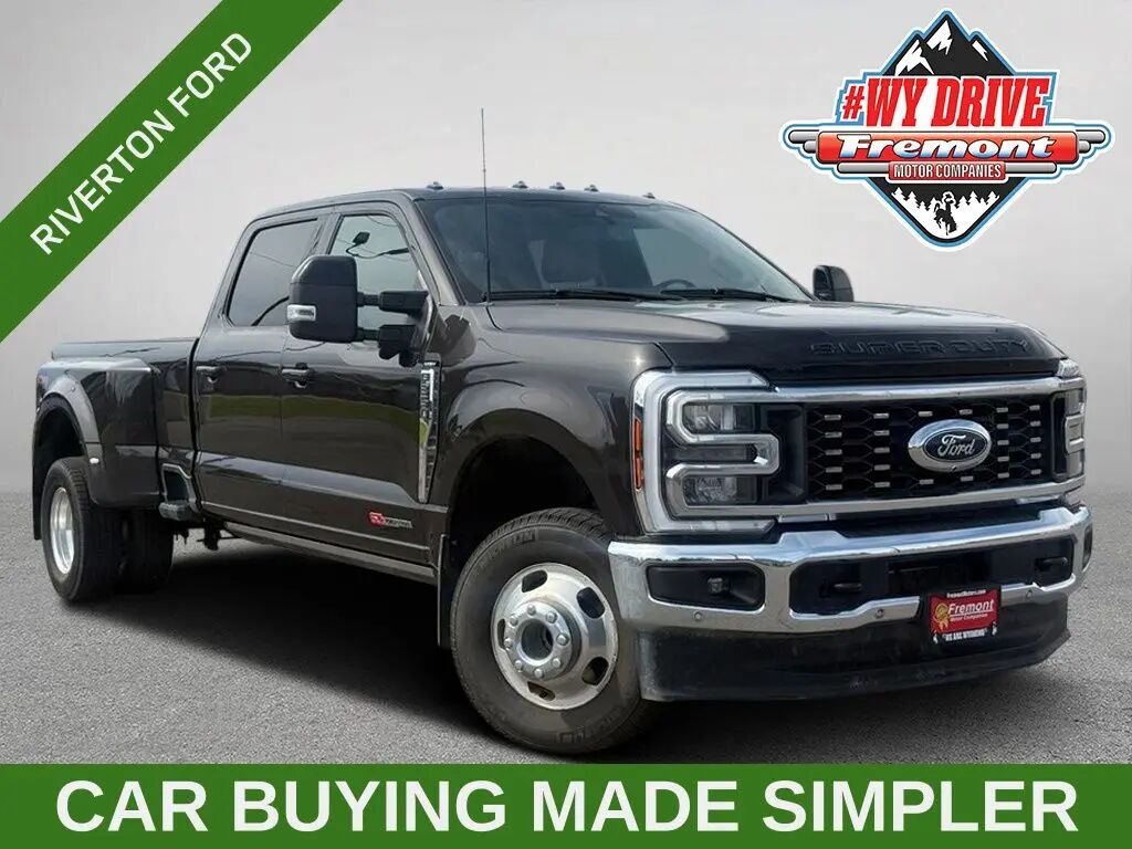 2024 Ford F-350 Super Duty Lariat — photo 1 of 26