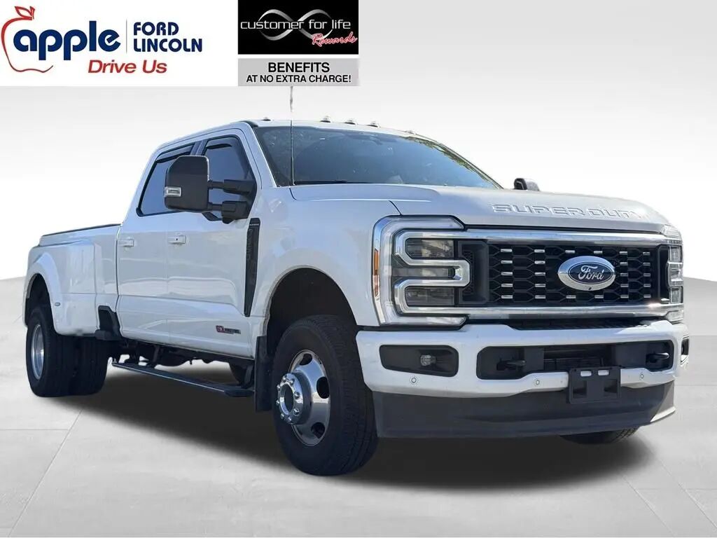 2025 Ford F-350 Super Duty Platinum — photo 1 of 13