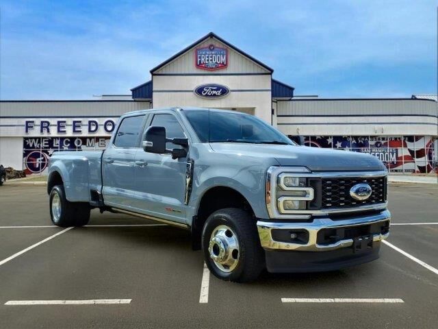 2026 Ford F-350 Super Duty Lariat