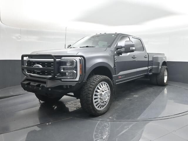 2023 Ford F-350 Super Duty Lariat — photo 1 of 13