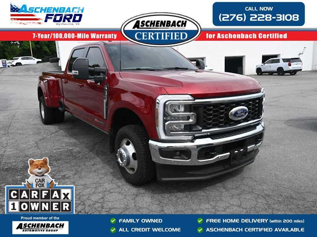 2025 Ford F-350 Super Duty Lariat — photo 1 of 2