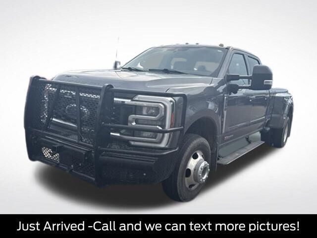 2023 Ford F-350 Super Duty Lariat — photo 1 of 24