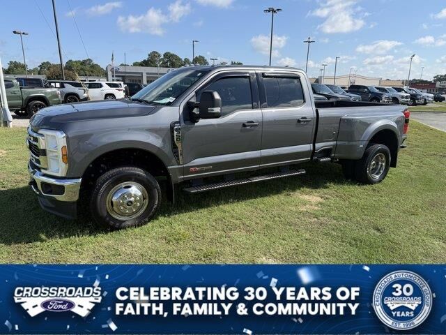 2025 Ford F-350 Super Duty XLT — photo 1 of 40