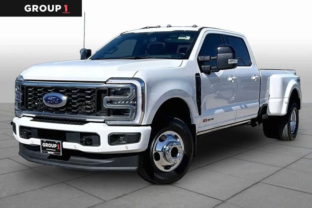 2026 Ford F-350 Super Duty Platinum — photo 1 of 38