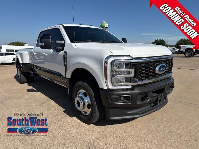2024 Ford F-350 Super Duty King Ranch — photo 1 of 13
