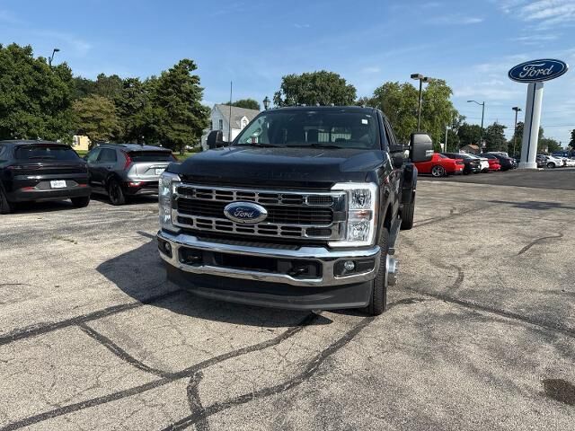 2024 Ford F-350 Super Duty XLT — photo 1 of 22