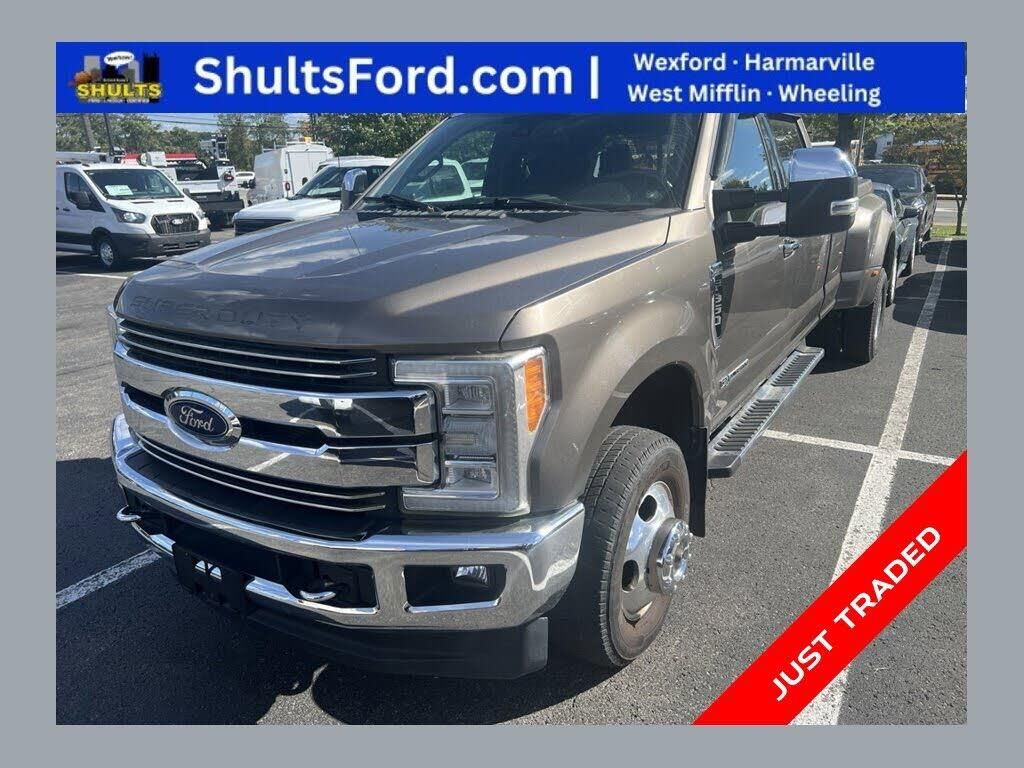 2018 Ford F-350 Super Duty Lariat — photo 1 of 1