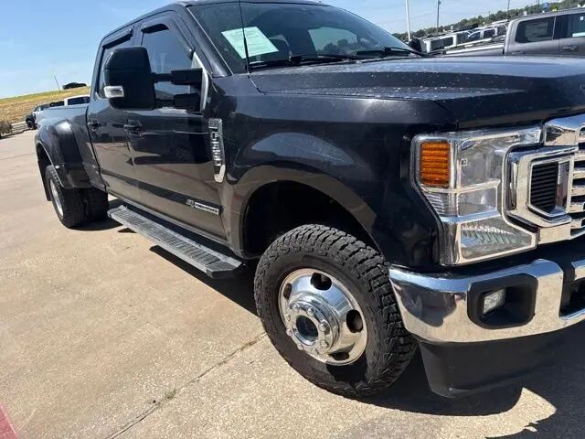 2022 Ford F-350 Super Duty Lariat — photo 1 of 13