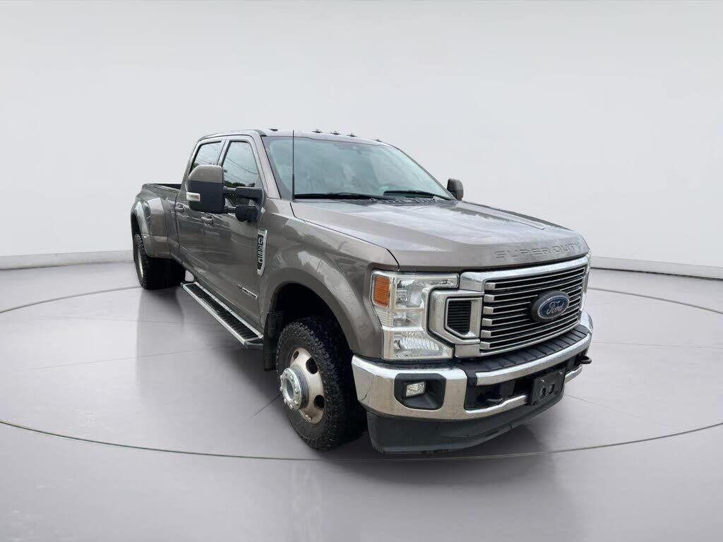 2022 Ford F-350 Super Duty Lariat — photo 1 of 1