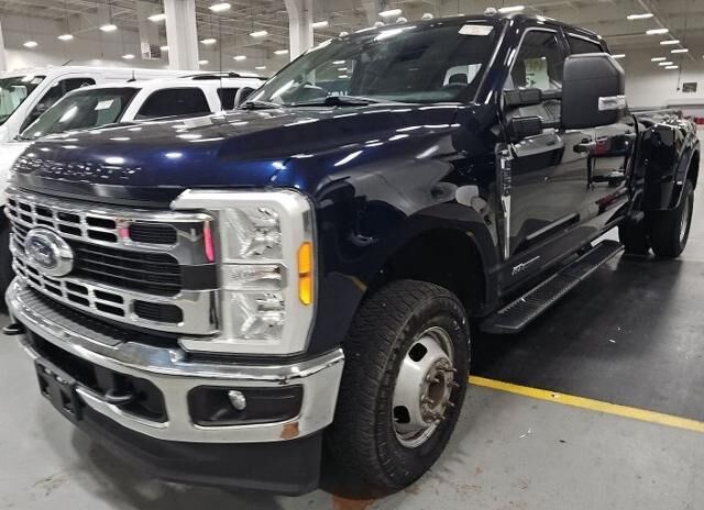 2023 Ford F-350 Super Duty XLT — photo 1 of 4