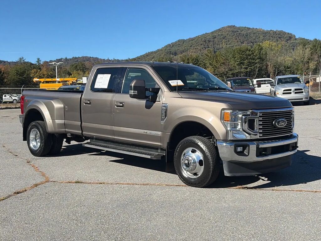 2022 Ford F-350 Super Duty Lariat — photo 1 of 13