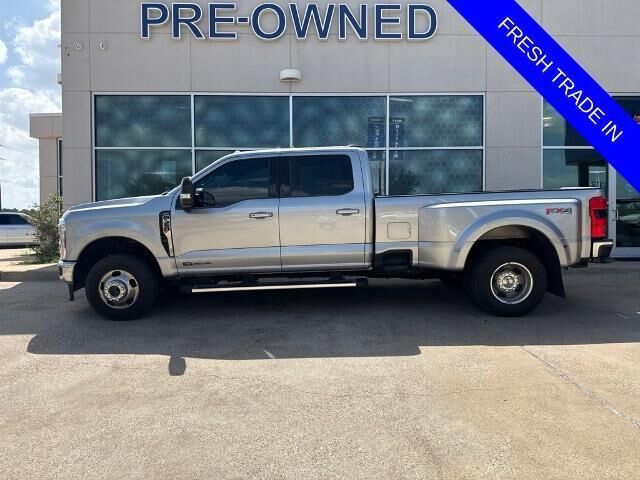 2024 Ford F-350 Super Duty Lariat — photo 1 of 26