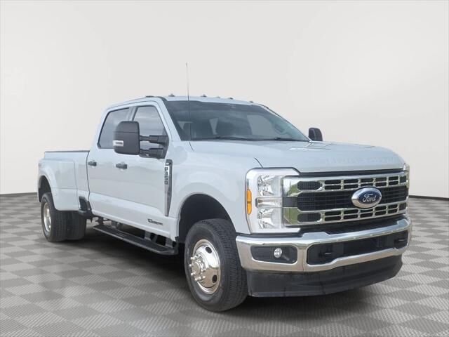 2026 Ford F-350 Super Duty XLT — photo 1 of 13