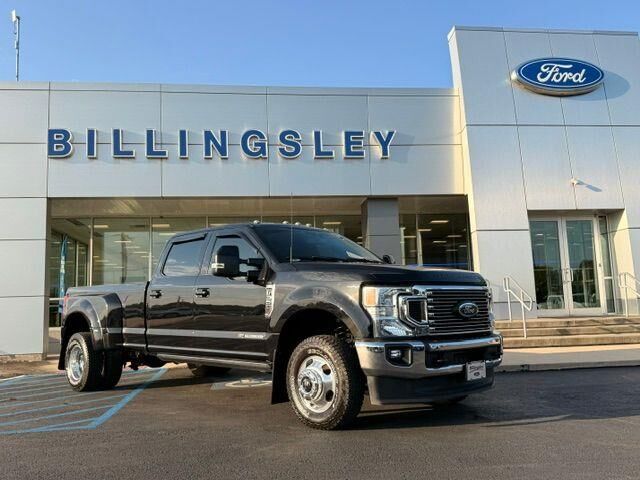 2022 Ford F-350 Super Duty Lariat — photo 1 of 26