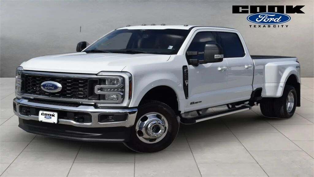 2024 Ford F-350 Super Duty Lariat — photo 1 of 14