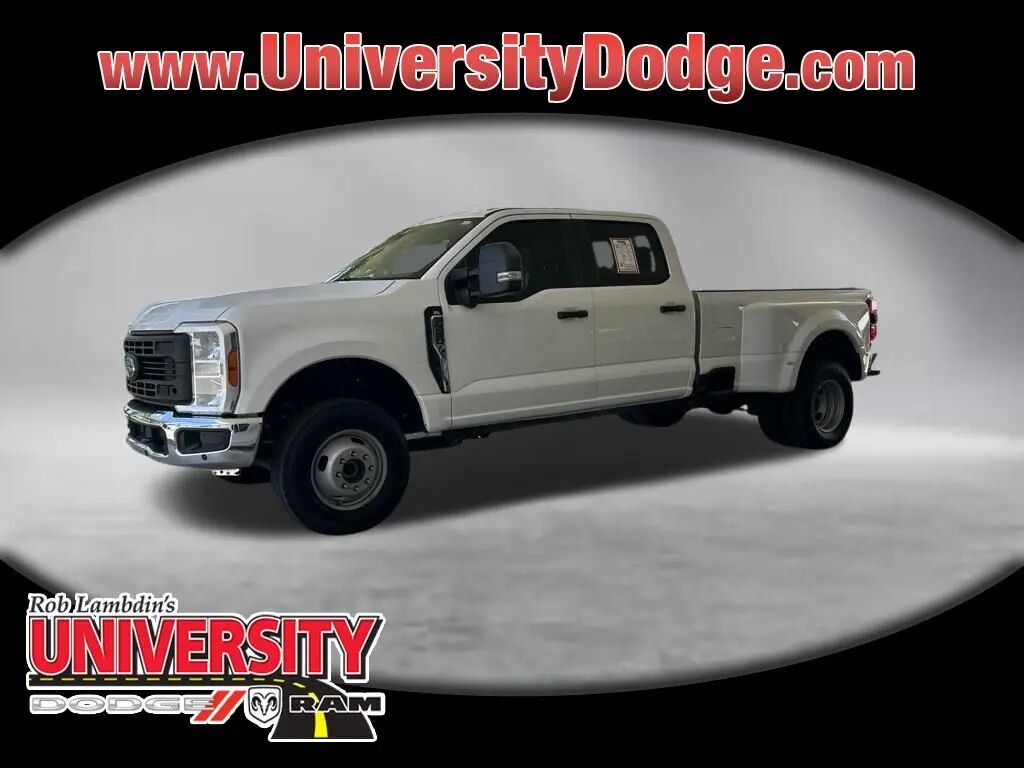 2025 Ford F-350 Super Duty King Ranch — photo 1 of 52