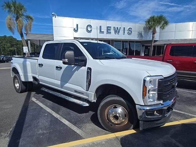 2025 Ford F-350 Super Duty XL — photo 1 of 26