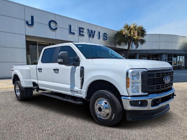 2025 Ford F-350 Super Duty XL