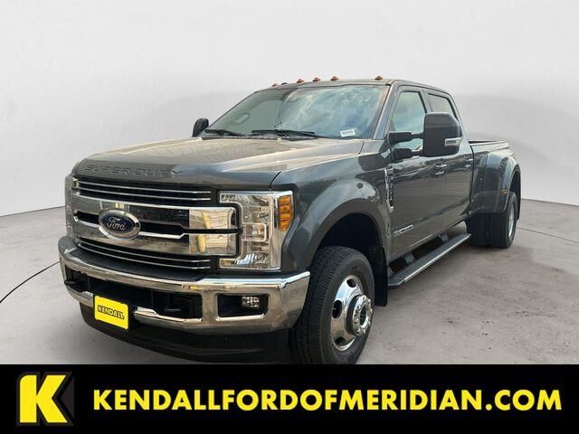 2017 Ford F-350 Super Duty Lariat — photo 1 of 2