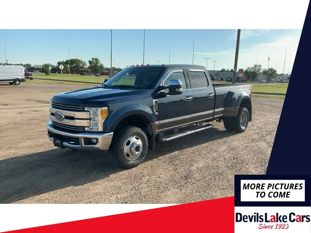 2017 Ford F-350 Super Duty Lariat — photo 1 of 17