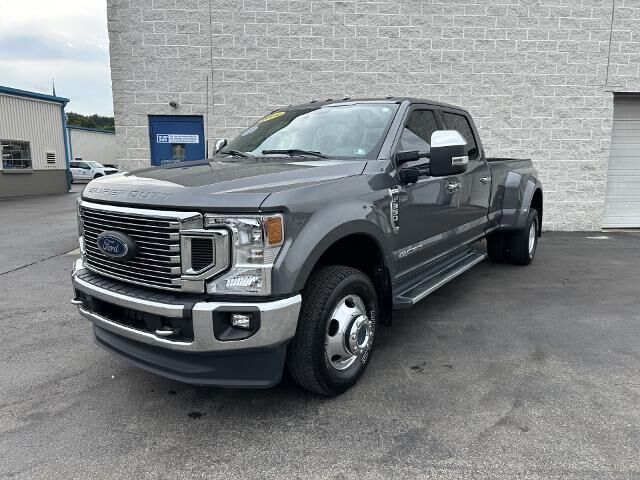 2022 Ford F-350 Super Duty Lariat — photo 1 of 13
