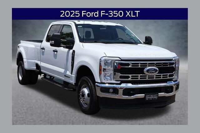 2025 Ford F-350 Super Duty XLT — photo 1 of 1