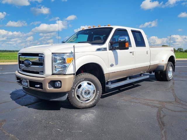 2013 Ford F-350 Super Duty Lariat — photo 1 of 26