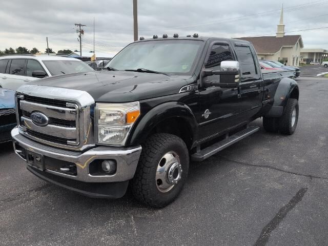 2016 Ford F-350 Super Duty Lariat — photo 1 of 26