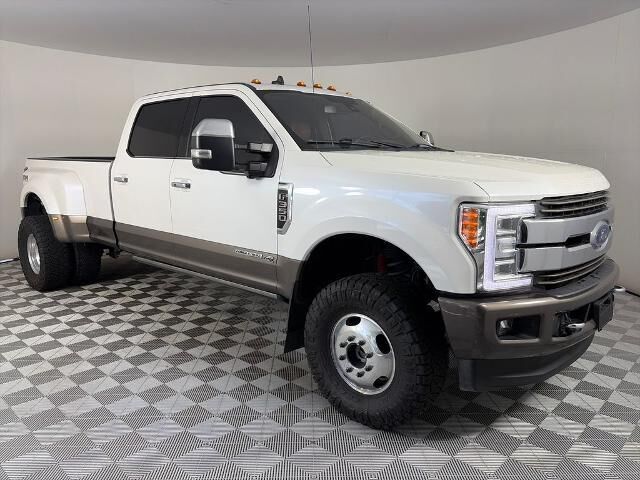 2019 Ford F-350 Super Duty King Ranch — photo 1 of 26