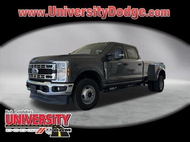 2025 Ford F-350 Super Duty King Ranch — photo 1 of 26