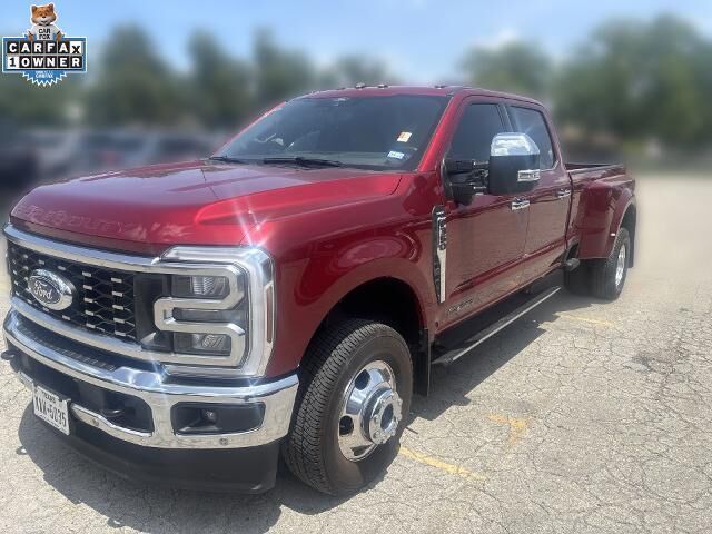 2026 Ford F-350 Super Duty Lariat — photo 1 of 26