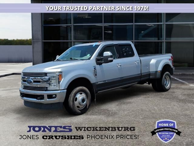 2018 Ford F-350 Super Duty Lariat — photo 1 of 26