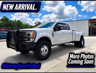 2019 Ford F-350 Super Duty Platinum — photo 1 of 26