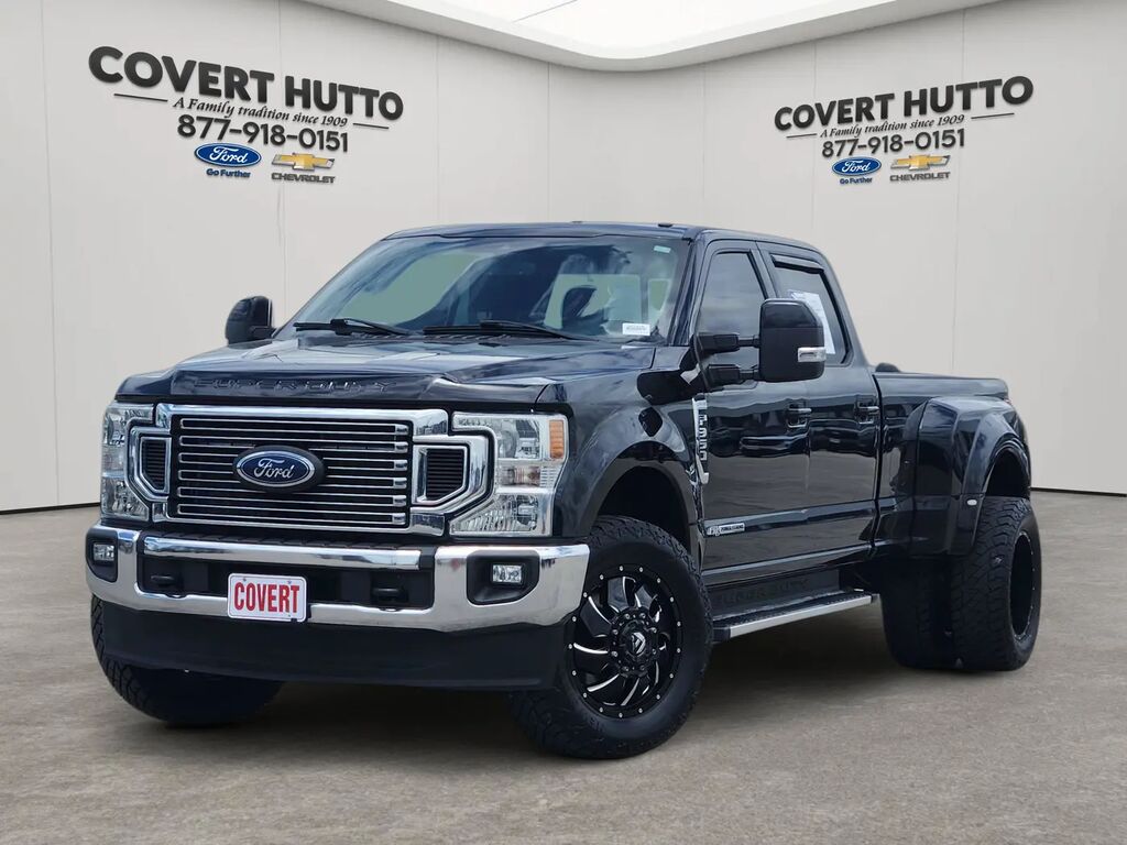 2022 Ford F-350 Super Duty Lariat — photo 1 of 28
