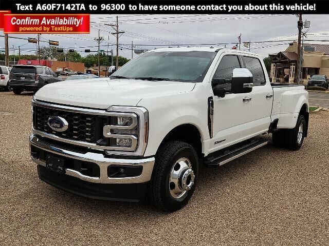 2026 Ford F-350 Super Duty Lariat — photo 1 of 12