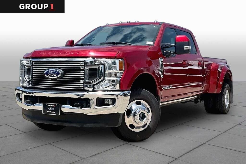 2022 Ford F-350 Super Duty Lariat — photo 1 of 1