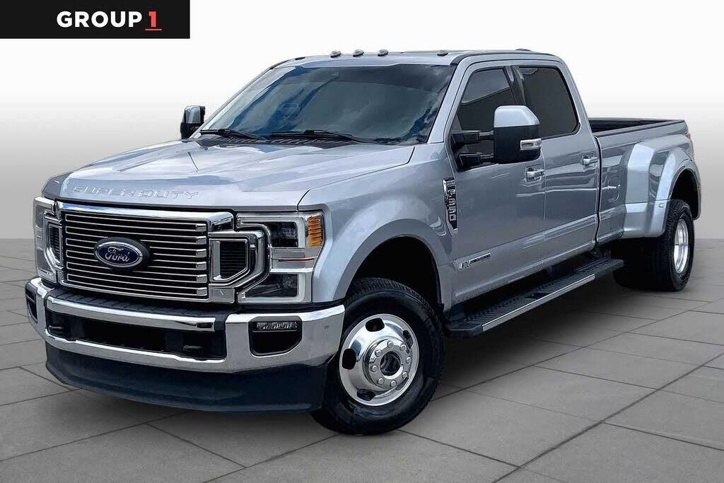 2022 Ford F-350 Super Duty Lariat — photo 1 of 1