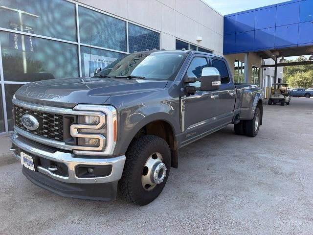 2023 Ford F-350 Super Duty Lariat