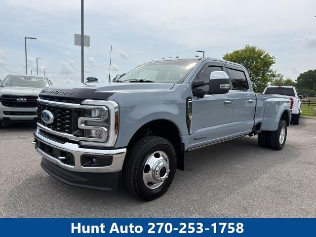 2024 Ford F-350 Super Duty Lariat — photo 1 of 26