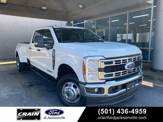 2025 Ford F-350 Super Duty XLT — photo 1 of 13
